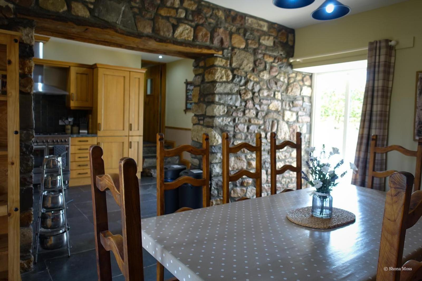 Rhiwddu Barns Holiday home Llangadog