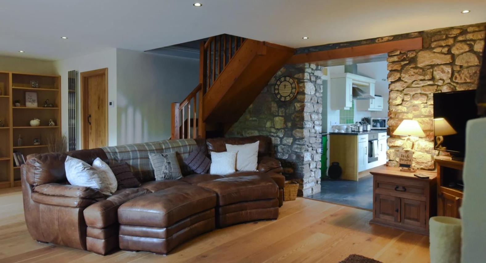 Rhiwddu Barns Holiday home Llangadog
